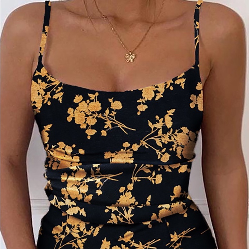 Dress ✨ - Picture 2 of 3